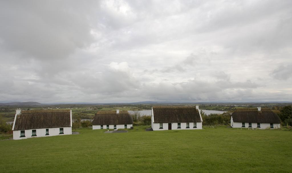 Corofin Lake Cottages Δωμάτιο φωτογραφία